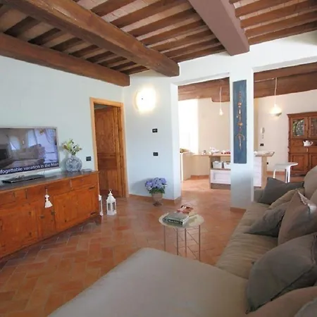 Luca Wohnung, Marcheholiday Appartement Acqualagna